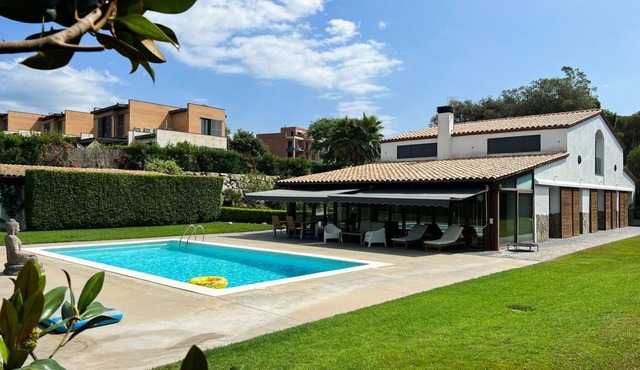 MASIA FORN, 14-16pax, Family, Beach & Swimming Pool