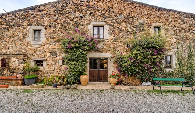 Masia Urbana en la Costa Brava