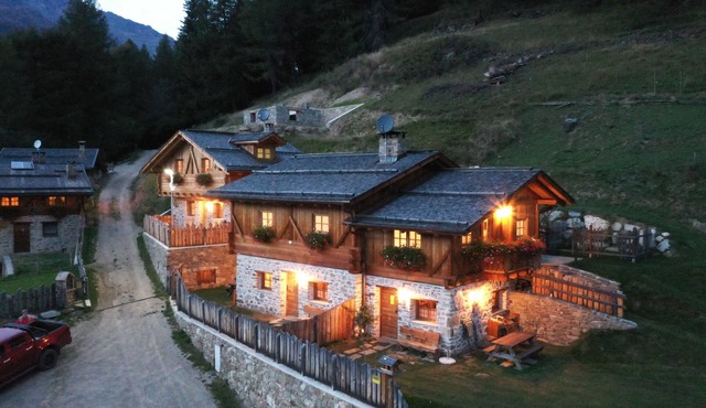 Maso Leprotto - Charming elegant Mountain Lodge, panoramic view and pet friendly