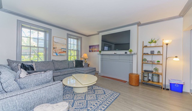 Massive 5BD/4BA 3-Story Duplex @ Downtown Albany