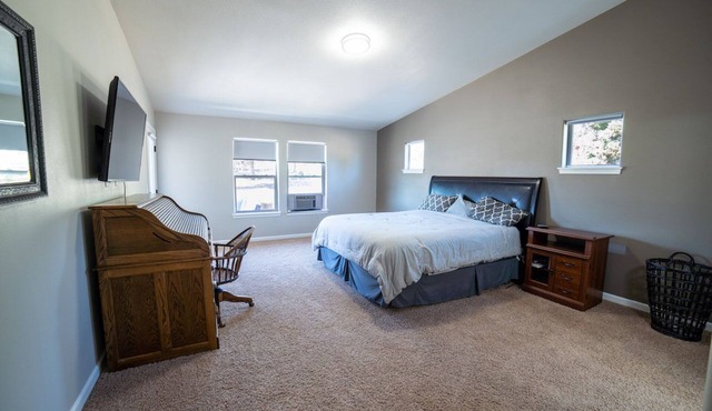 Master Bedroom and bath, Between Bend and Redmond