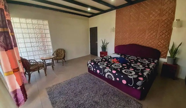 Master bedroom, Large bed, parking