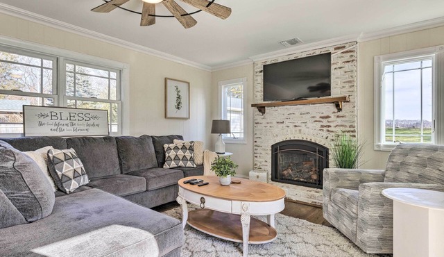 Mattituck Home w/Fireplaces - Near Wineries