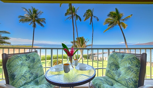 Maui Paradise – BEACH FRONT condo w/AC, Stunning Ocean & Sunset Views!
