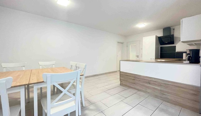 MAX115 spacious apartment for fitters