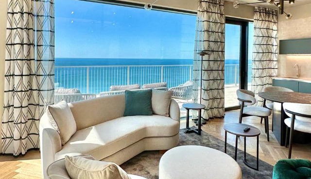 Maximilian Suites