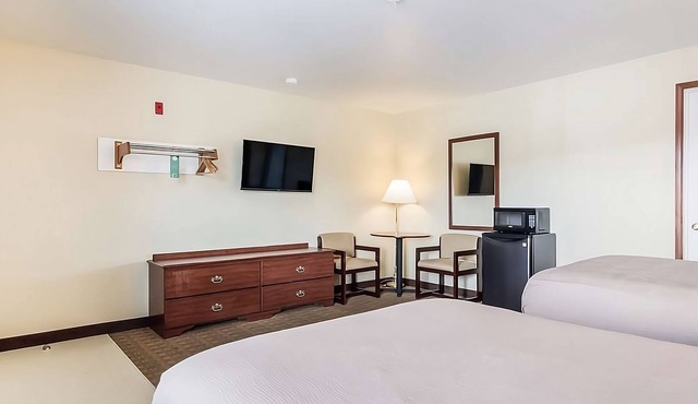 Maximum Comfort! With Free Parking & Breakfast! Pet-friendly Property!
