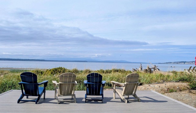 Maxwelton Beach - 3 bdrm, dog friendly, beachfront - 5 star rental with new mgt!