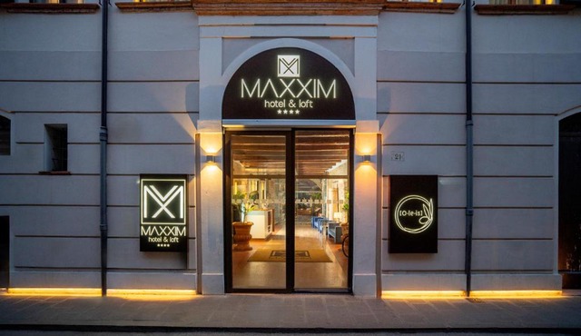 Maxxim Hotel & Loft