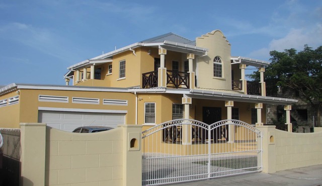 Maya's Bajan Villas - Unit B