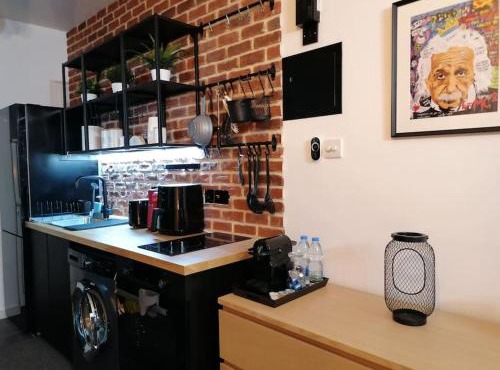 Maya's Cozy Studio
