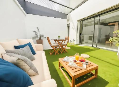 MAYA SUITES - Corniche Seaside