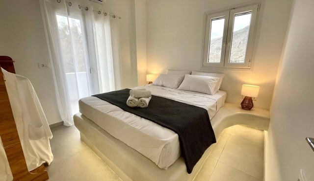 Mayema Cycladic House with Black beach View