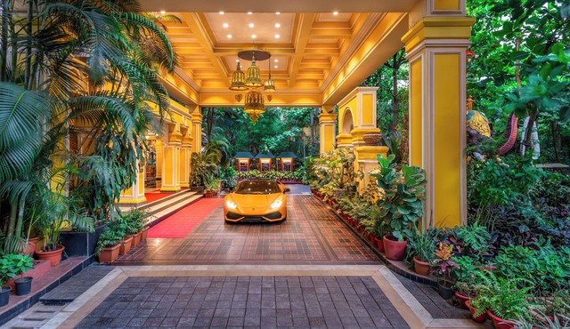 Mayfair Lagoon