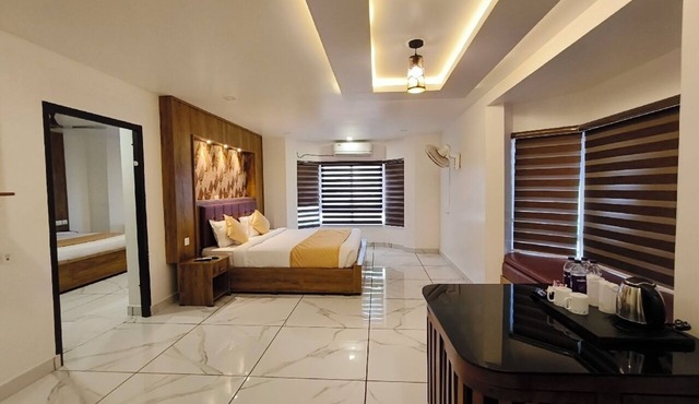 Mayo Suite