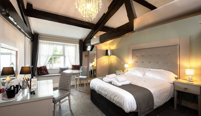 Maypole Inn