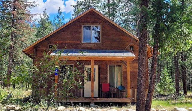 Mazama Trails Kidds Cabin! 200 ft from Ski Trail!