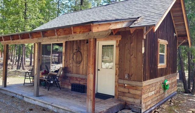 Mazama Trails Studio Cottage-200 ft from Ski Trail