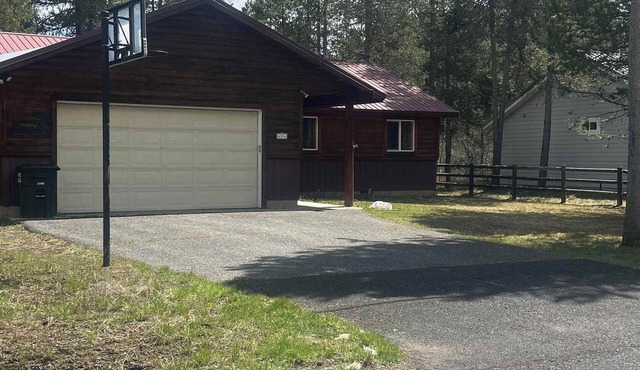 McCall Gem, Pet Friendly, Fully Fenced, Fire Pit!