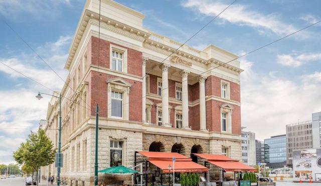 McMahon Suite - Central CBD