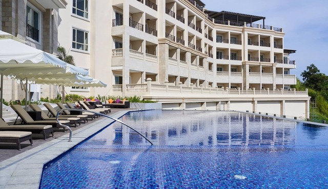 MCollection - Scenic Tagaytay Getaway with Taal Views