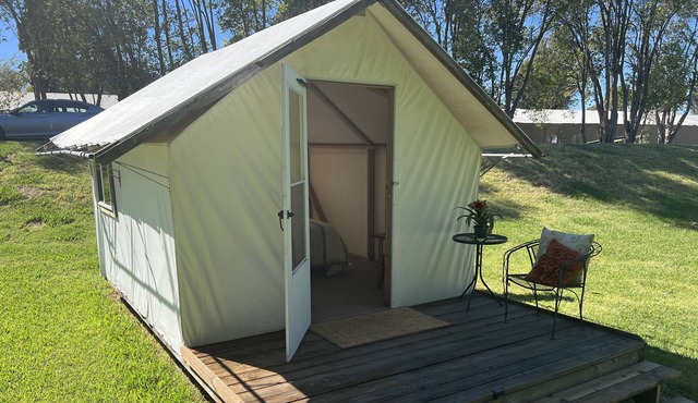 Meadow Cabana - 1 Queen