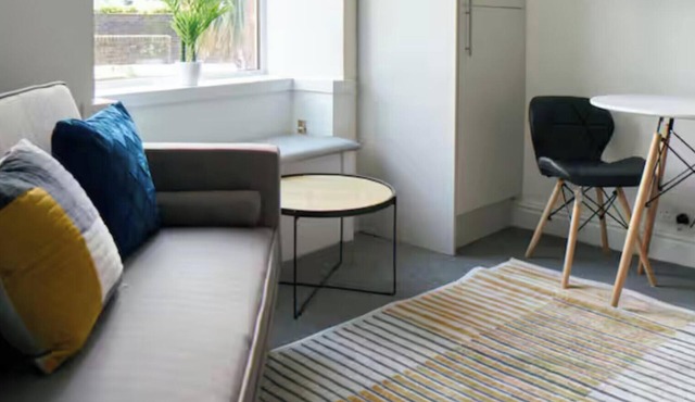 Meadow Dumbarton Cozy Stay for 2