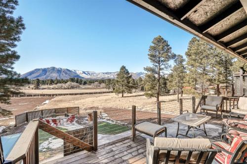 Meadow Mountain Large A-Frame Cabin HOT TUB 5 Private Acres Awe Mount Elden Views
