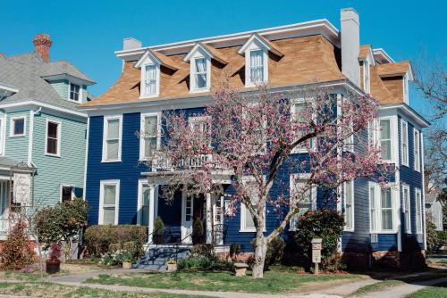 Meadows Inn