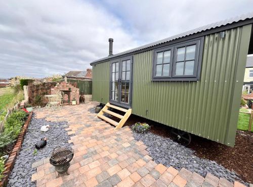 Meadows view shepherds hut