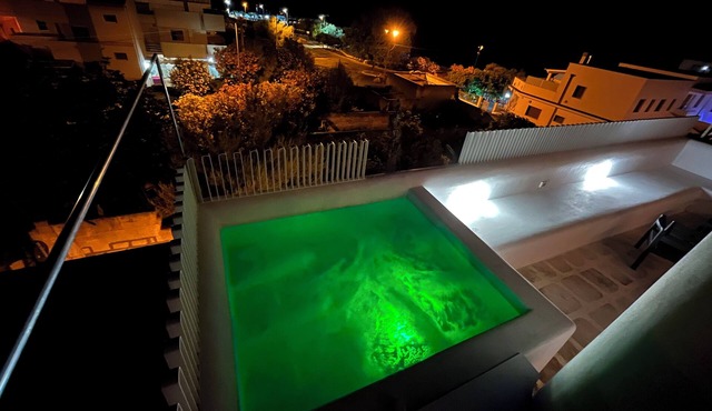Mediterrane House with Mini Jacuzzi Pool by the Sea