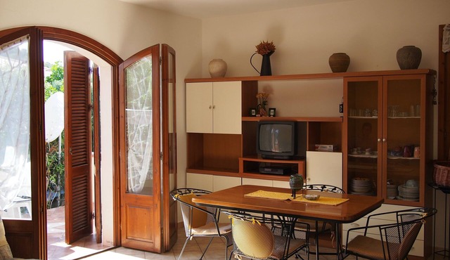 Mediterranean, fully equipped apartment with two terraces