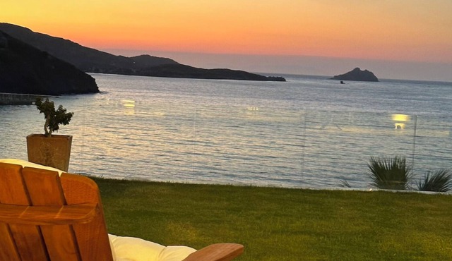 Mediterranean oceanfront Turkish villa. Private pool & private beach access.