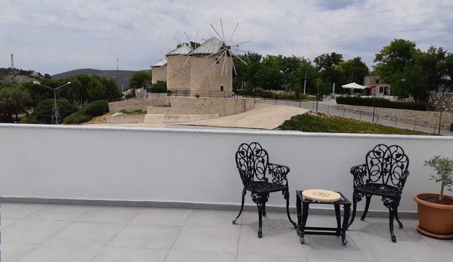 Mediterranean Style Rooftop Apartment For Families at the Alaçatı Center