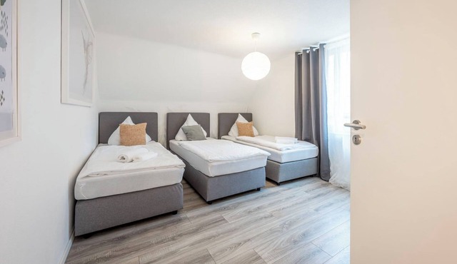Meerdesign - Box Spring - Zwischen MA und HD - Netflix - 8 Personen