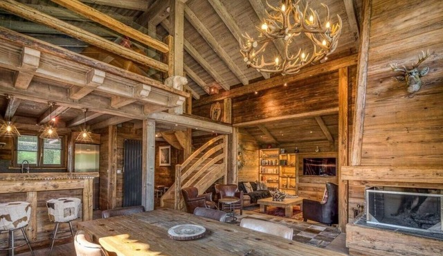 MEGEVE Traditional wooden chalet in the heart of the mountains - 8 people
