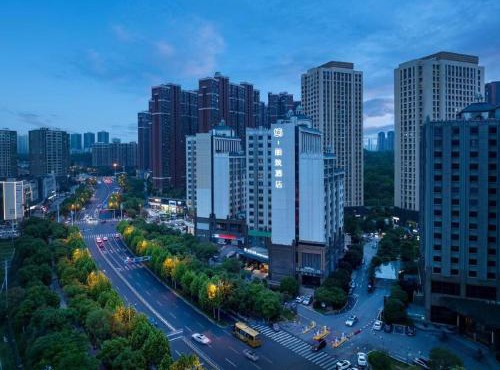 Mehood Lestie, Changsha High-speed Railway South Station Sports New City