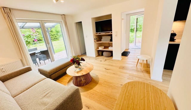 "Mein Lieblingsplatz" - Modern, bright vacation apartment with large garden