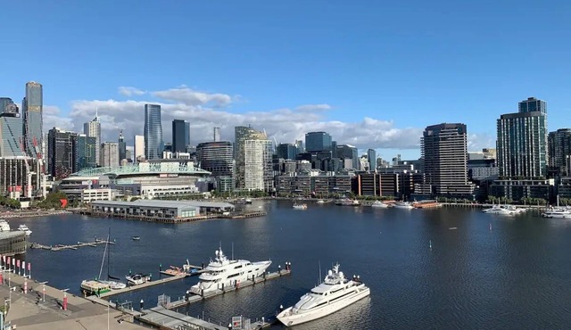 Melbourne 270° True Waterfront with Unrivalled Harbour & CBD Views