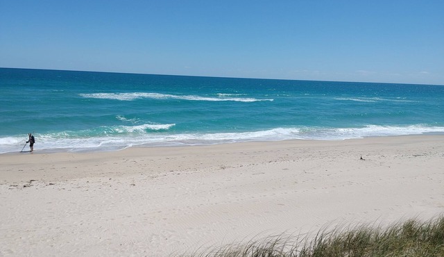 Melbourne Beach Townhouse on oceanfront 1.2 acre property