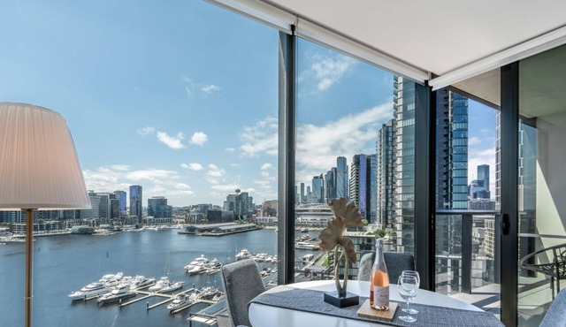 Melbourne Private Apartments - Collins Wharf Waterfront, Docklands
