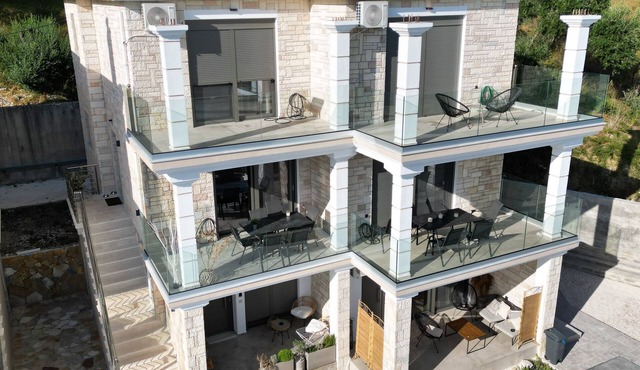 Meliana Homes