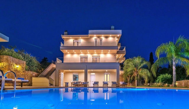Melitini Villa, Large modern villa,next to beach