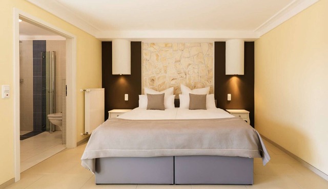 Memory 04 - Double room (approx. 25 m²) with balcony on the 1st floor