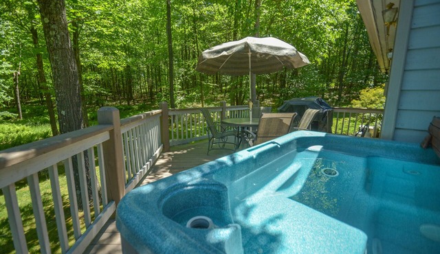 Memory Lane | Pet Friendly, Family Home, Hot Tub!