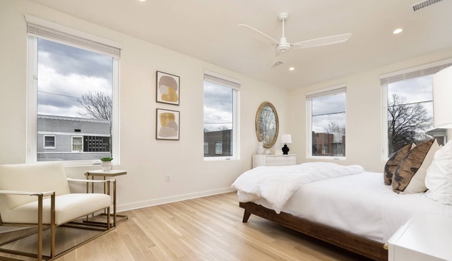 Memphis Moderns - stylish stay for groups up to 19! 2 blocks from Liberty Park!