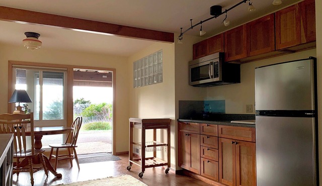 Mendocino Private Studio Pet Friendly Full Kitchen