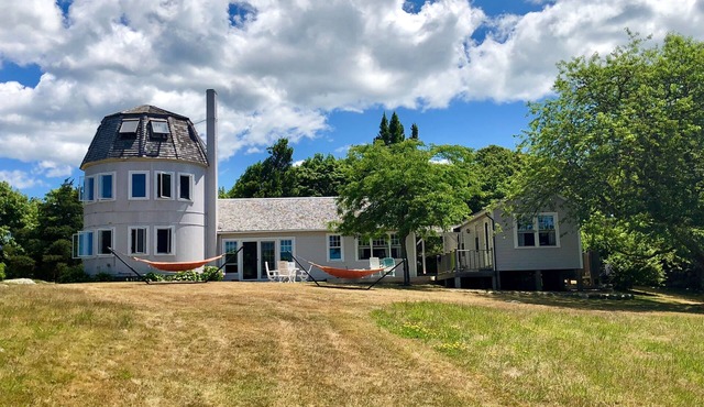Menemsha Pond waterfront Available July 18-25, 2026 BOOK NOW!