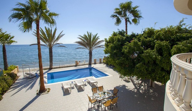 Meneou Sunset Beachfront Villa