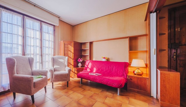 Menesini by Interhome